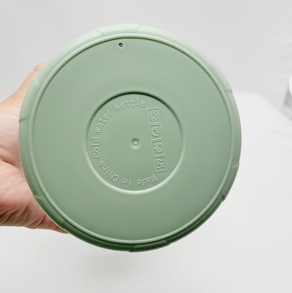 NWT outerbanks huge large water bottle 78 oz color green - Picture 5 of 5